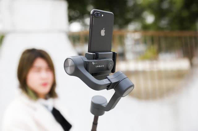 iPhone 8+球场黑科技，捕捉女神加速猛的最佳拍档
